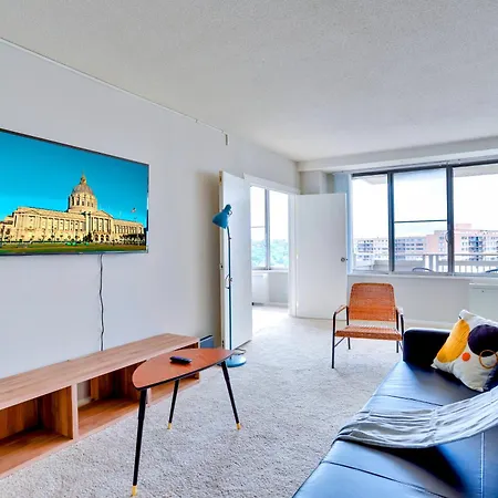 Group-Friendly Stay Near Metro